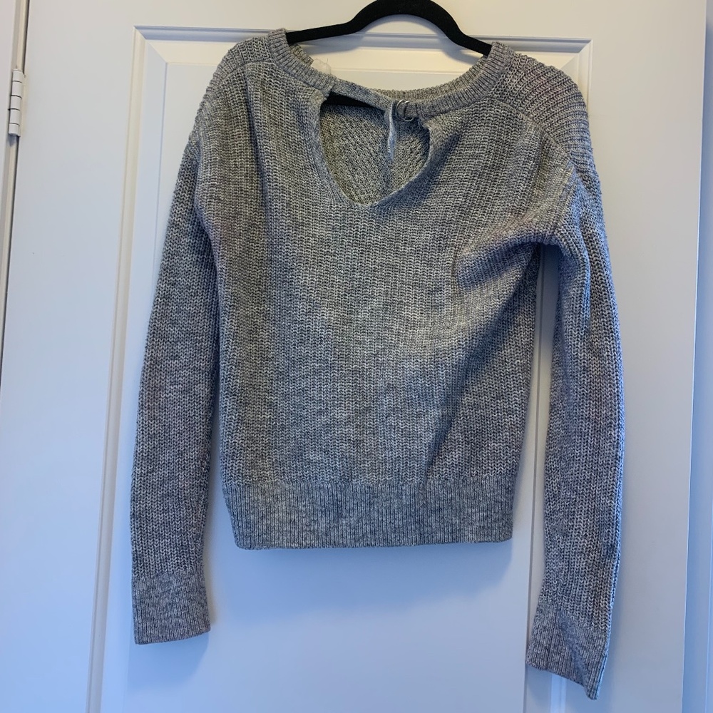 Keyhole back sweater - Picture 5 of 5